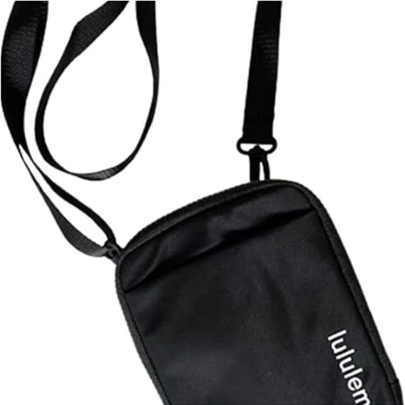 Lulu lemon cross body black bag - Picture 9 of 10